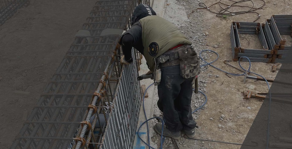 アットホームで未経験も歓迎な社保完備の基礎型枠工事の会社は厚木市に拠点を置く「TKLATH株式会社」